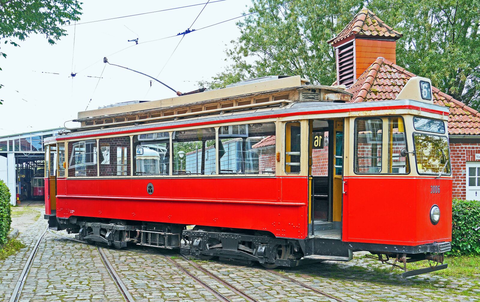 Panasonic Lumix DMC-GH3 sample photo. The hamburg tram, oldtimer photography