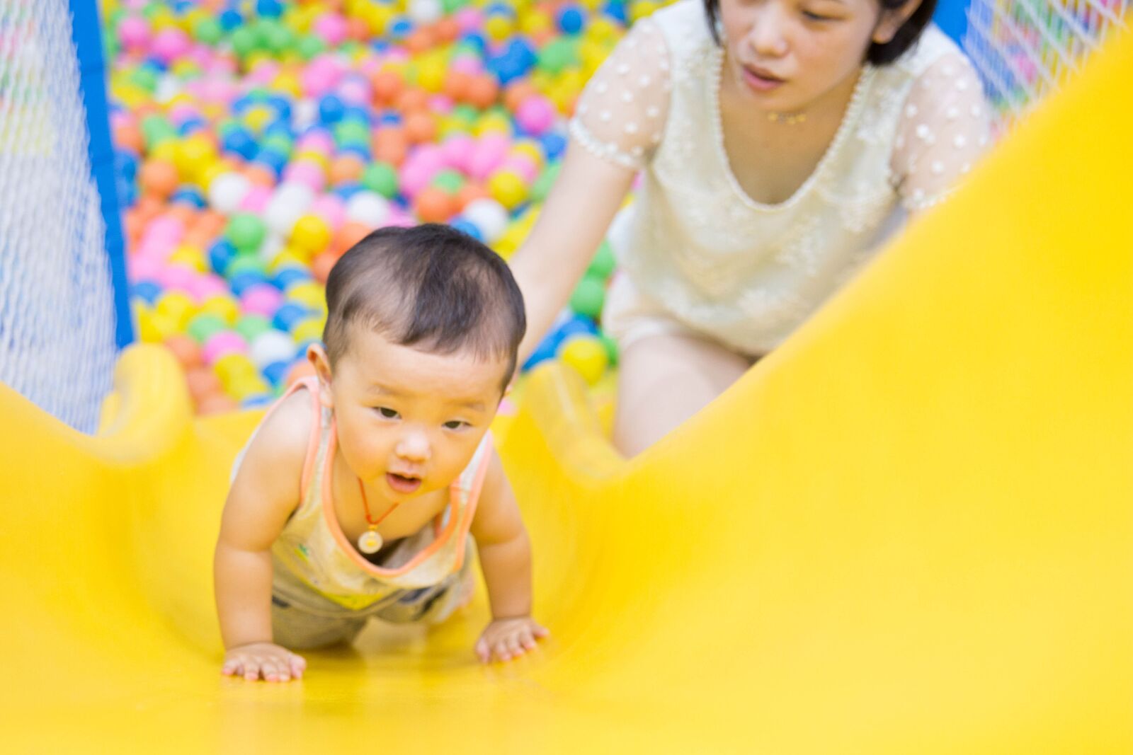 Canon EOS 6D sample photo. Supermarket, kids, baby photography