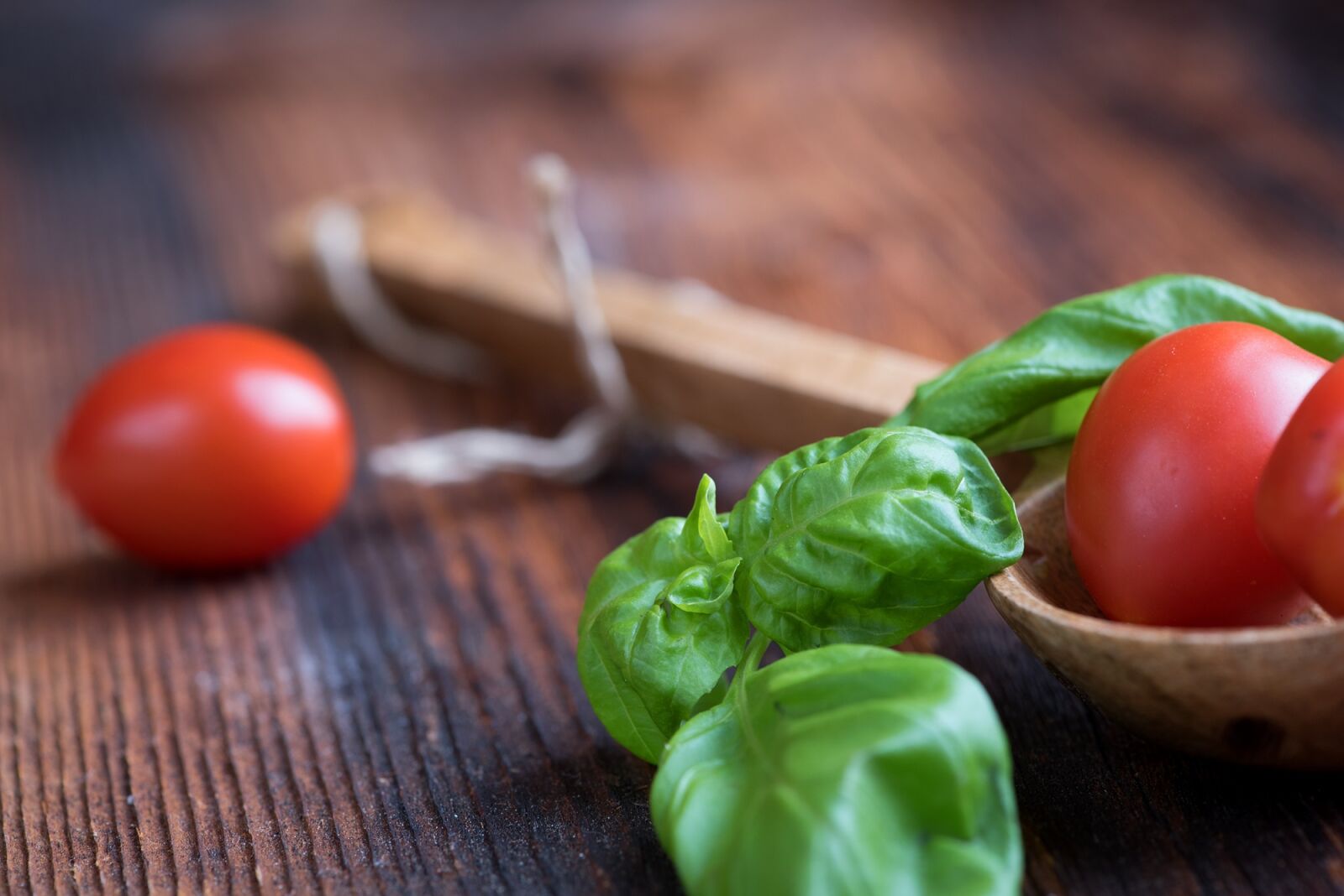 Nikon D750 sample photo. Tomatoes, small tomatoes, red photography