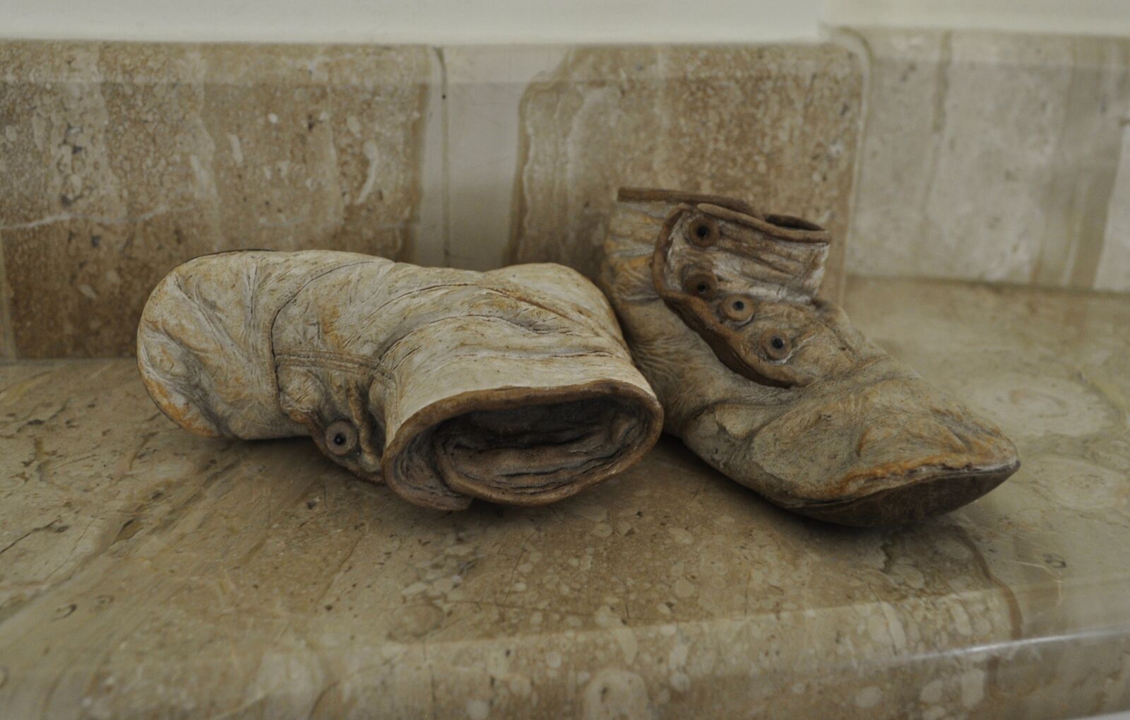 Nikon D5000 sample photo. Old, sculpture, nature photography