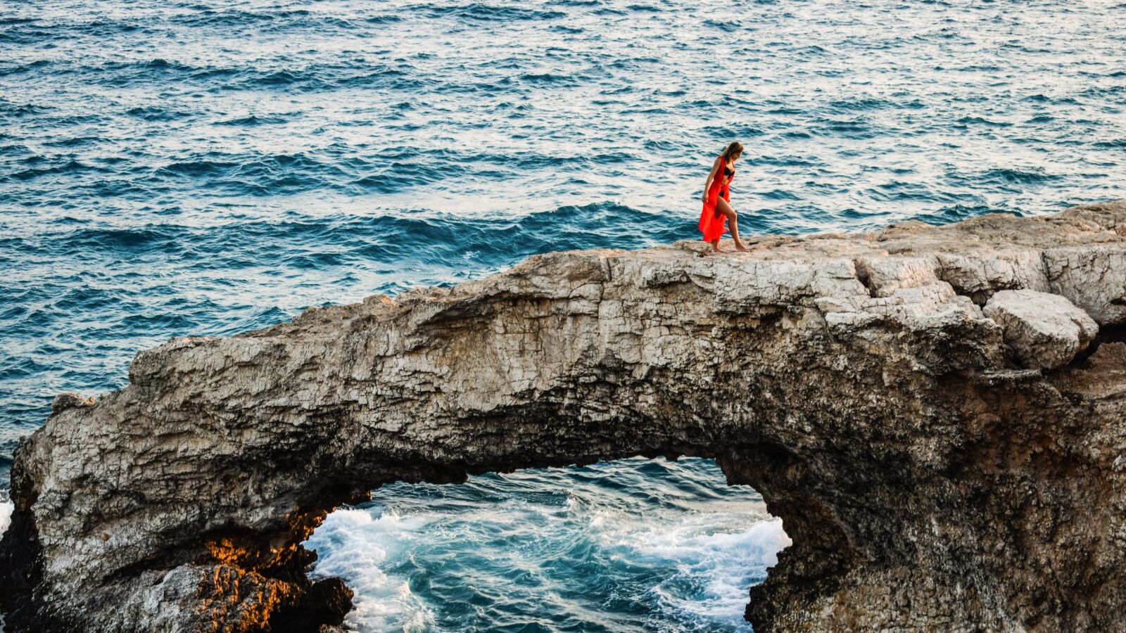 Nikon D3300 sample photo. Girl, rock, sea photography