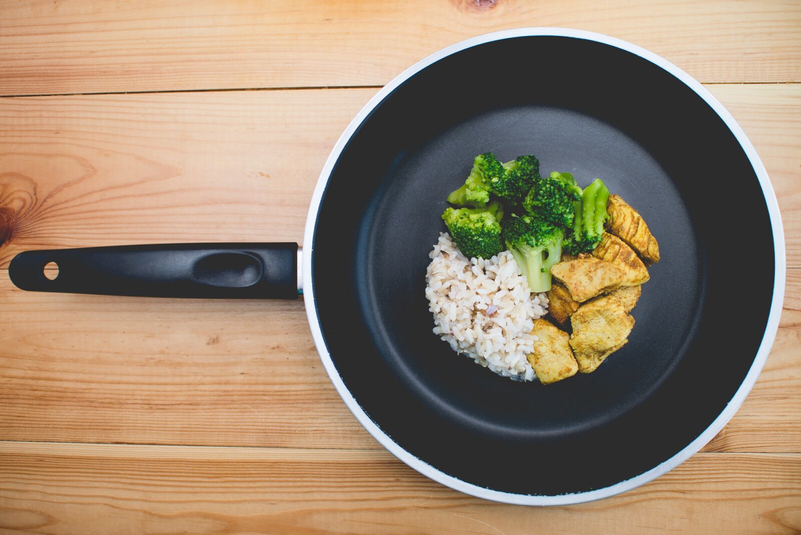 Nikon D610 sample photo. Frying pan, food, kitchen photography