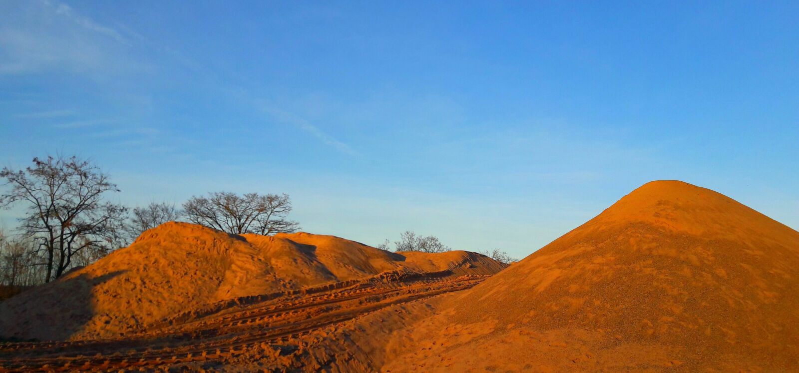 Samsung Galaxy A3(2016) sample photo. Dunes, sand, away photography