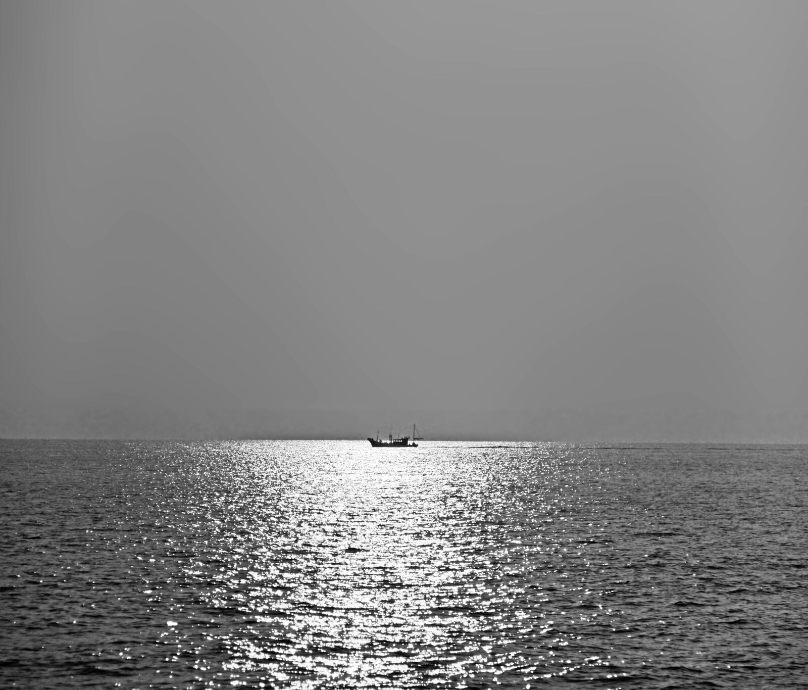 Canon EF-S 18-200mm F3.5-5.6 IS sample photo. Sea, the sea, fishing photography