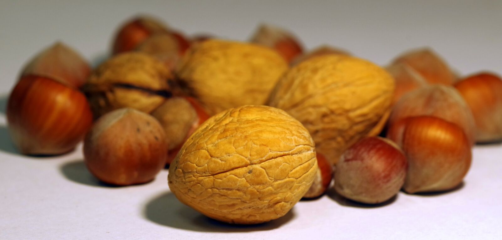 Pentax K-S2 sample photo. Walnut, italian, cane photography