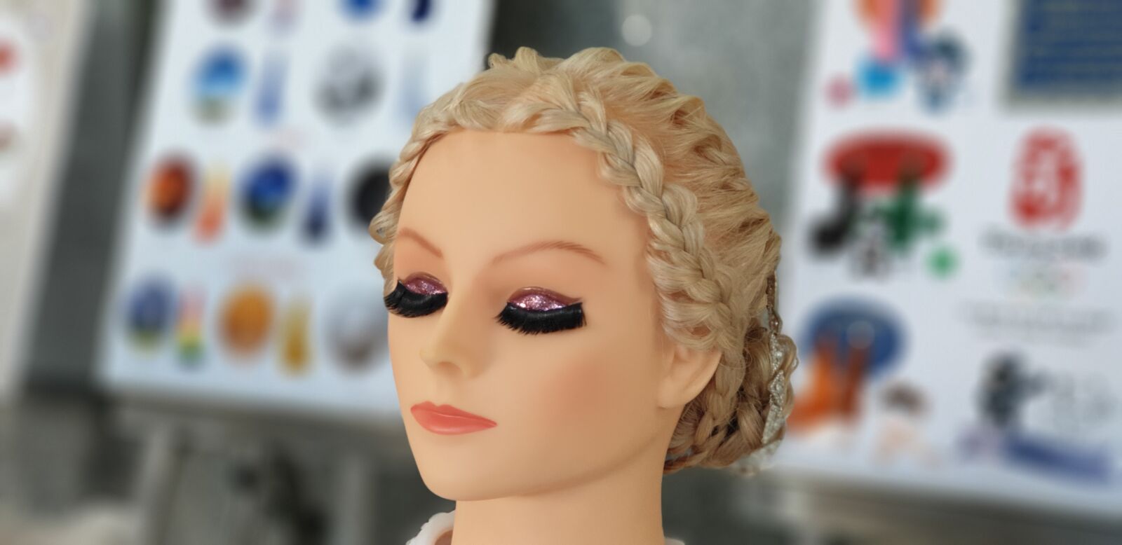 Samsung Galaxy Note9 sample photo. Mannequin, hair, hairstyle photography