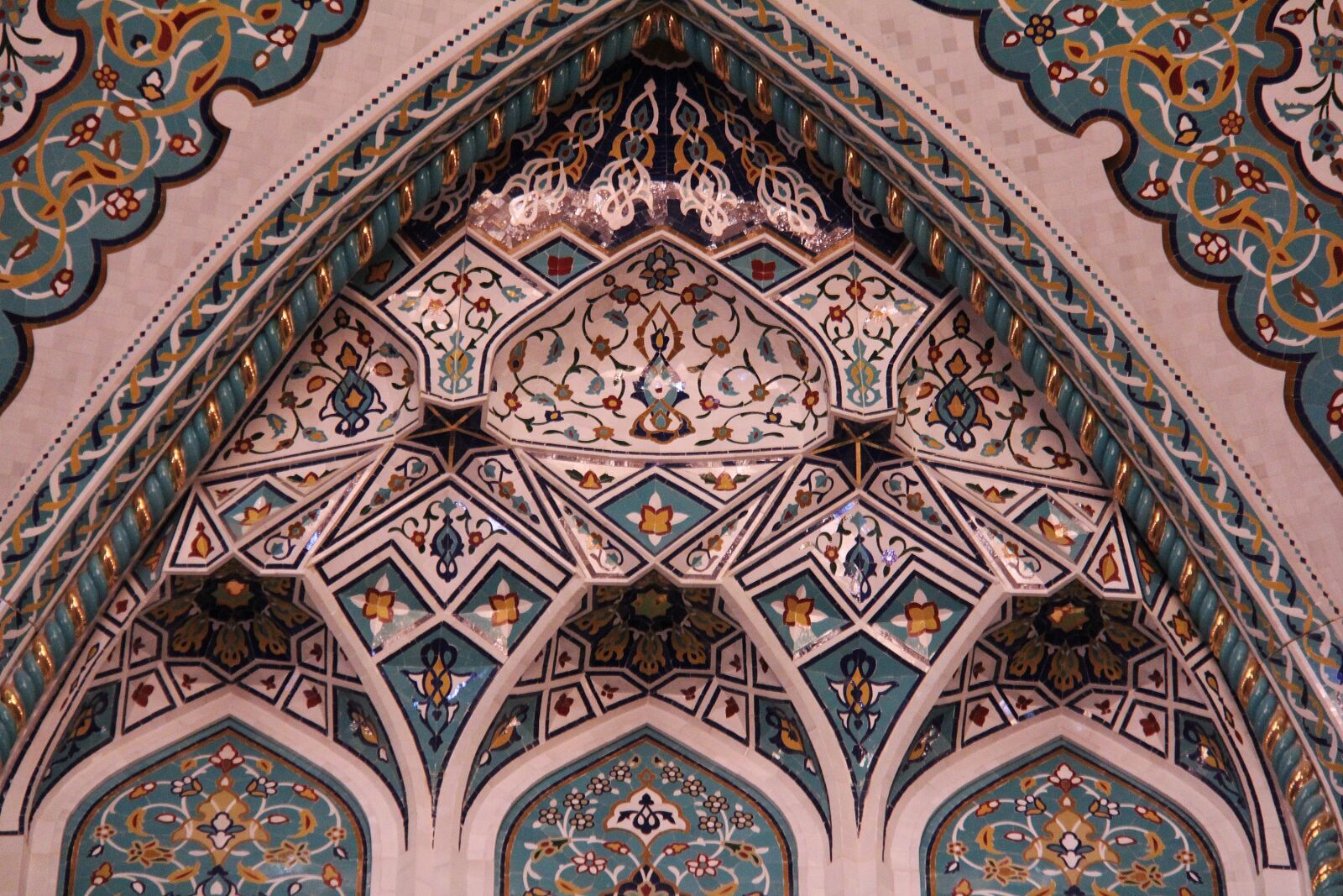 Canon EF-S 18-200mm F3.5-5.6 IS sample photo. Pattern, decoration, art photography
