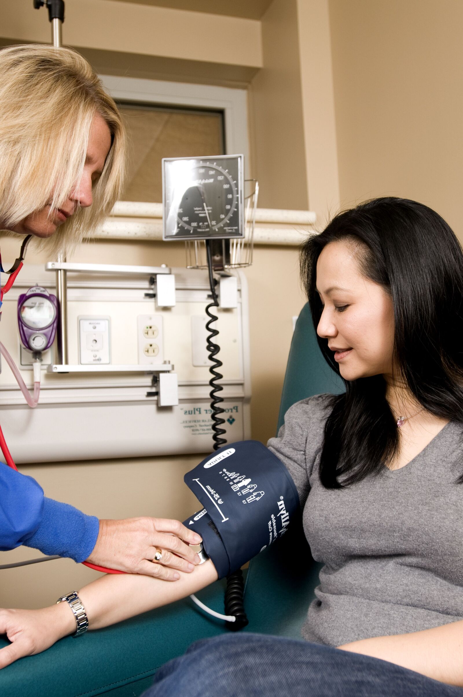 Nikon D300 sample photo. Female, nurse, process, conducting photography