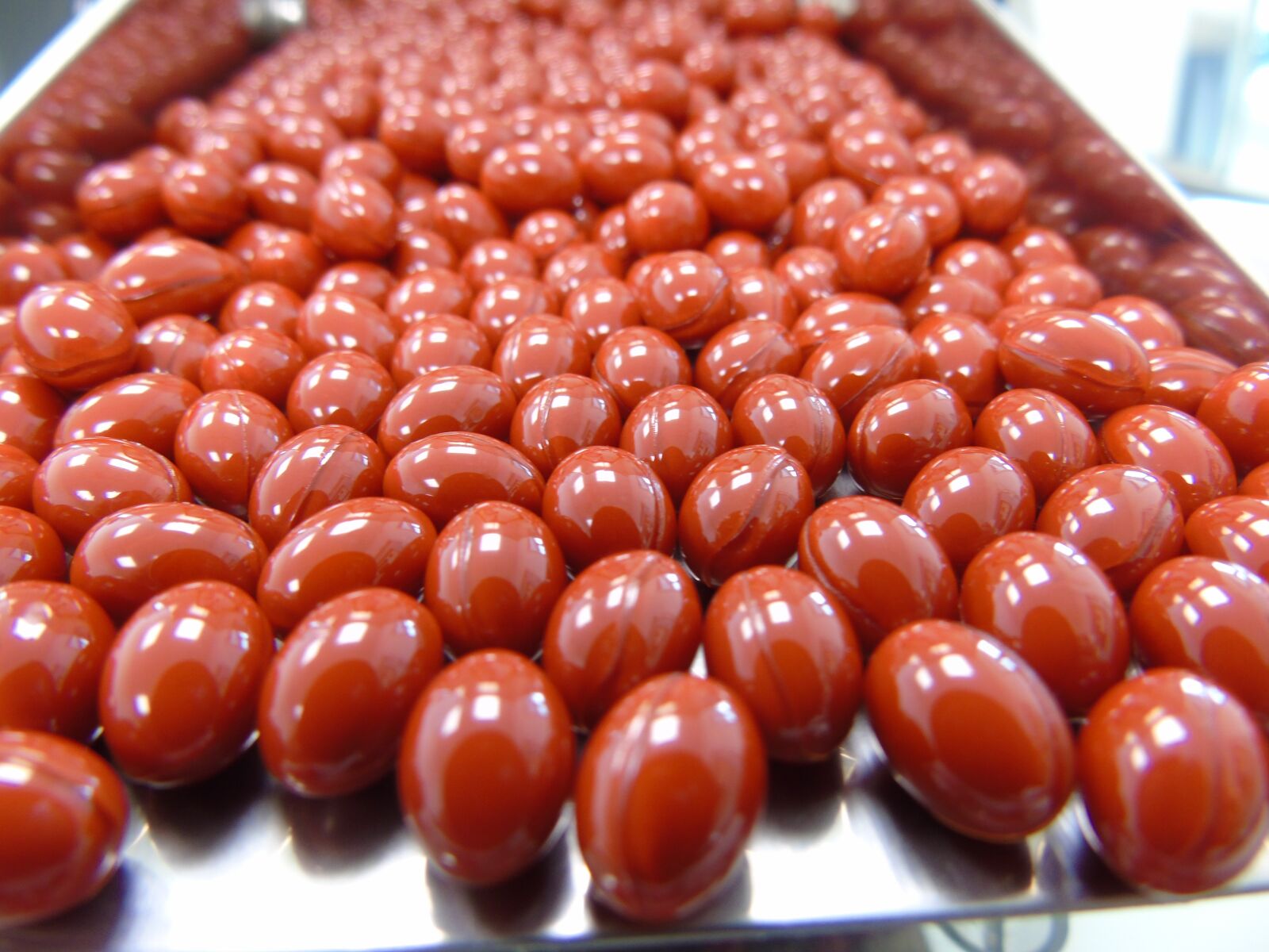 Sony Cyber-shot DSC-H400 sample photo. Encapsulate, pills, vitamins photography