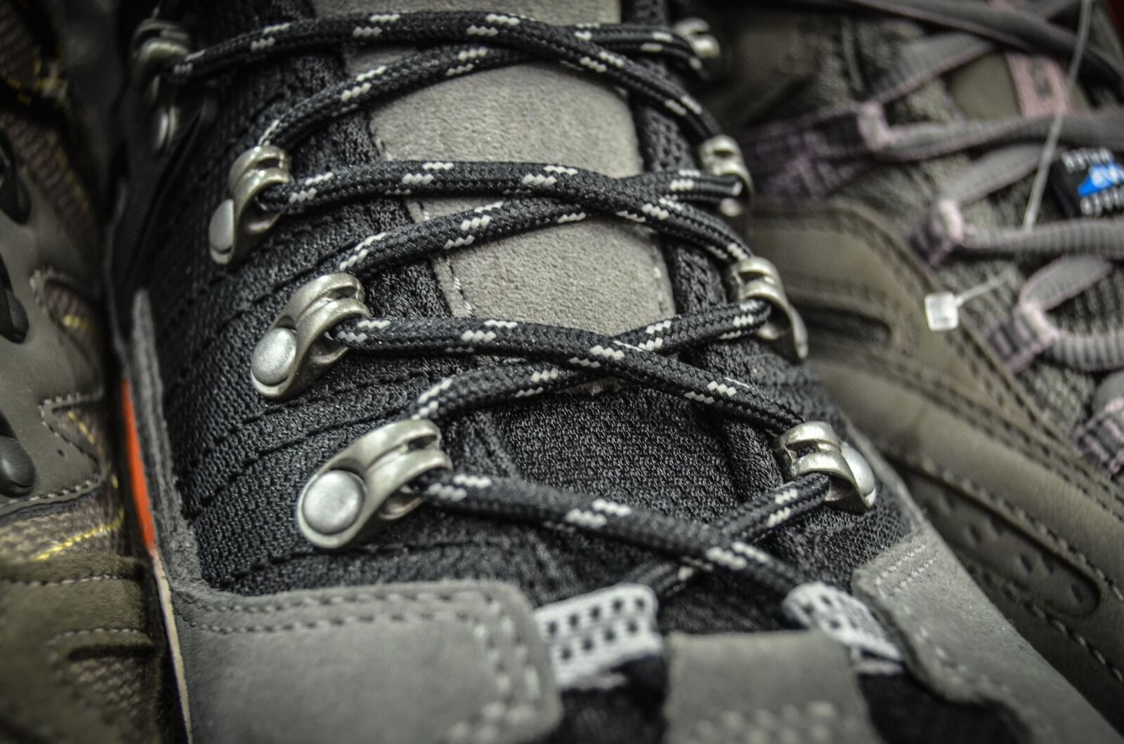 Nikon D5100 sample photo. Shoelace, shoe, footwear, metal photography