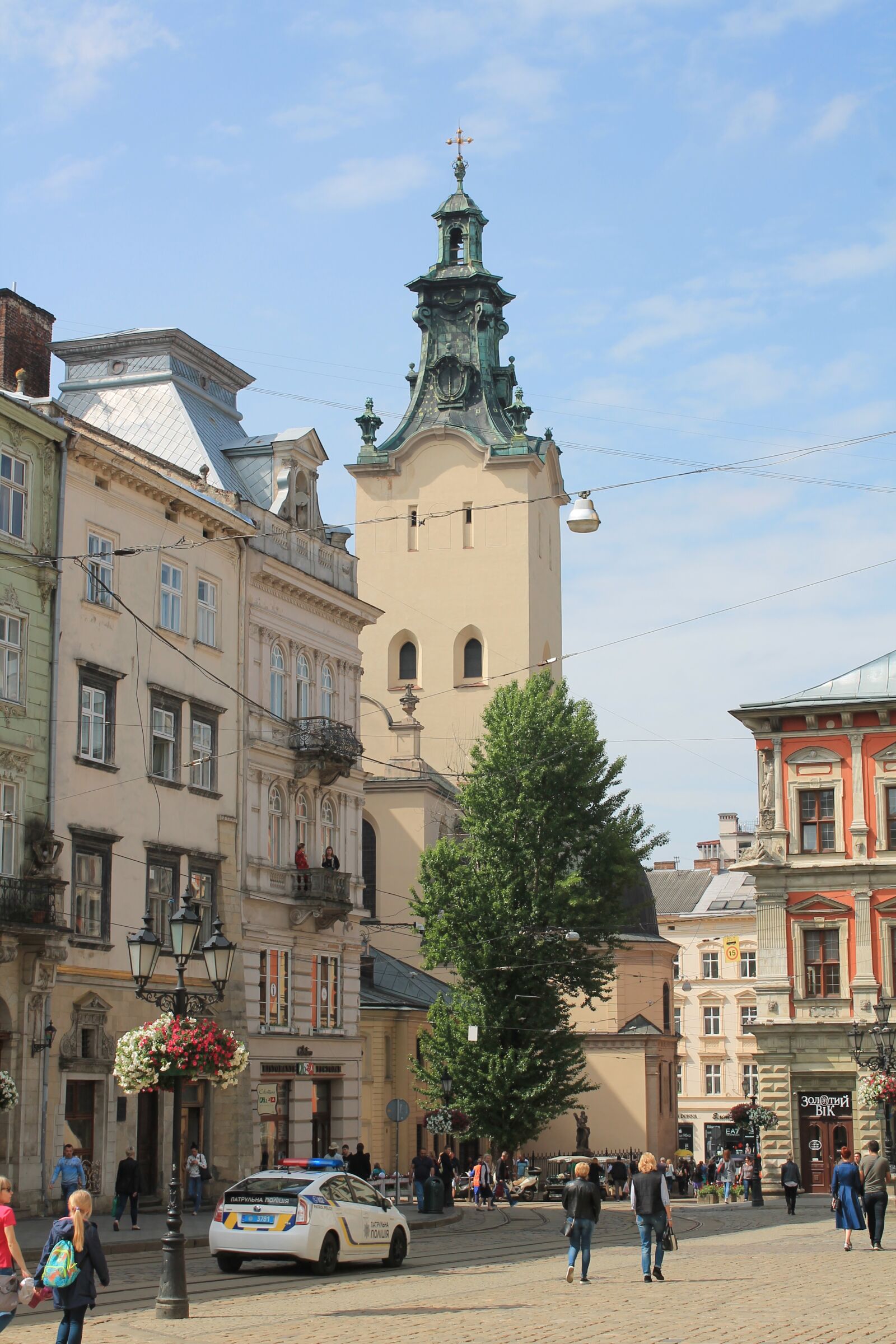 Canon EOS 1100D (EOS Rebel T3 / EOS Kiss X50) sample photo. Market square, ukraine, lviv photography