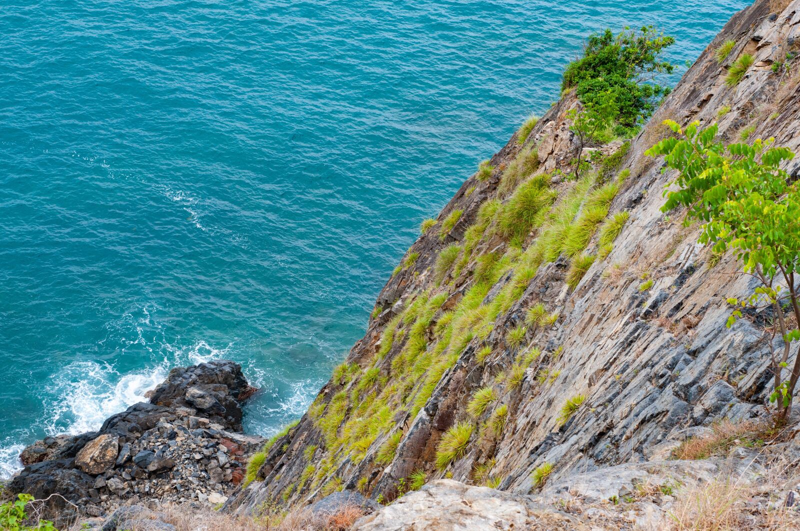 Nikon D300 sample photo. Cliff, sea, nha trang photography