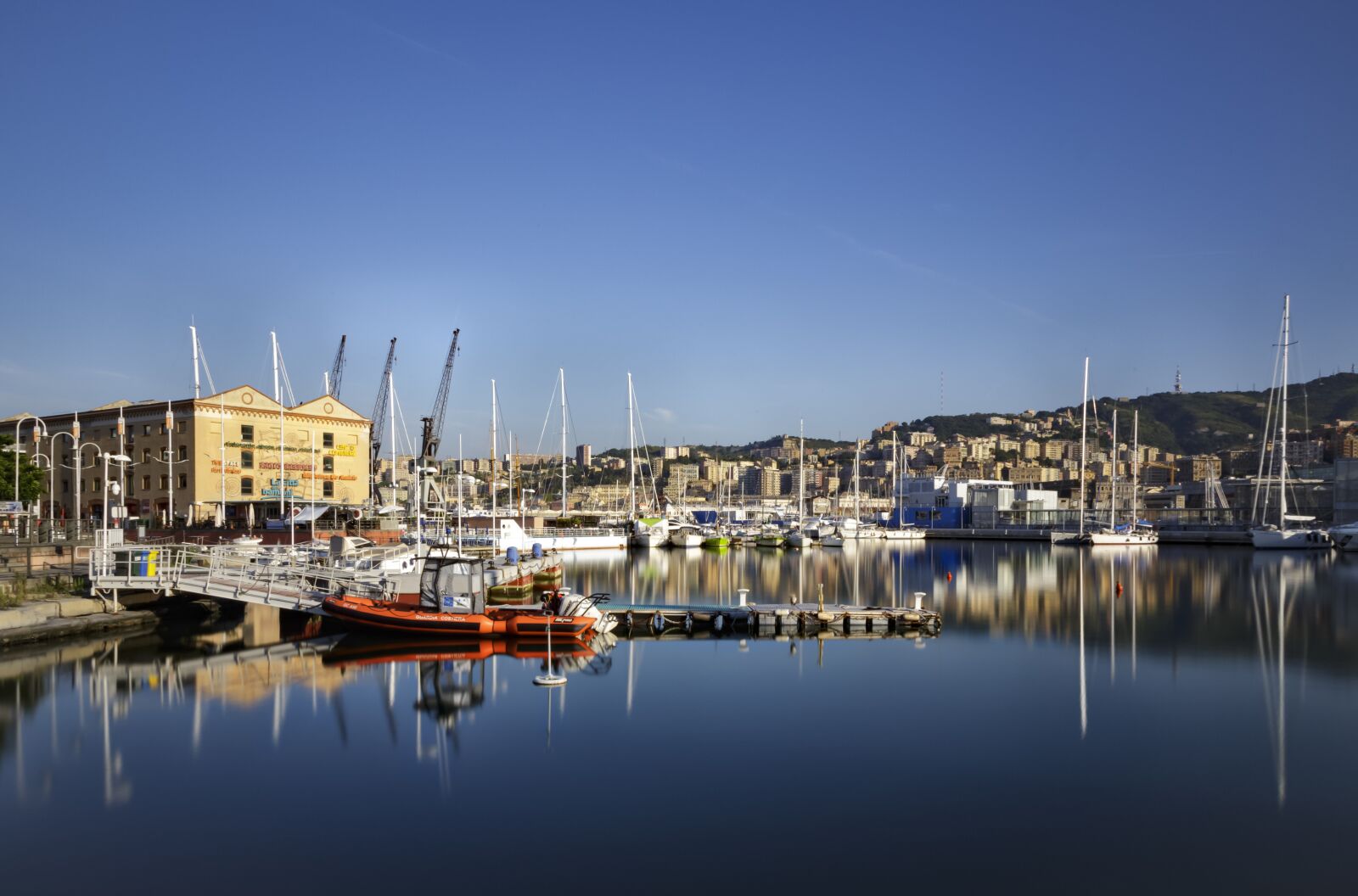 Canon EOS 6D + Canon EF 24-105mm F4L IS USM sample photo. Genoa, the old port photography