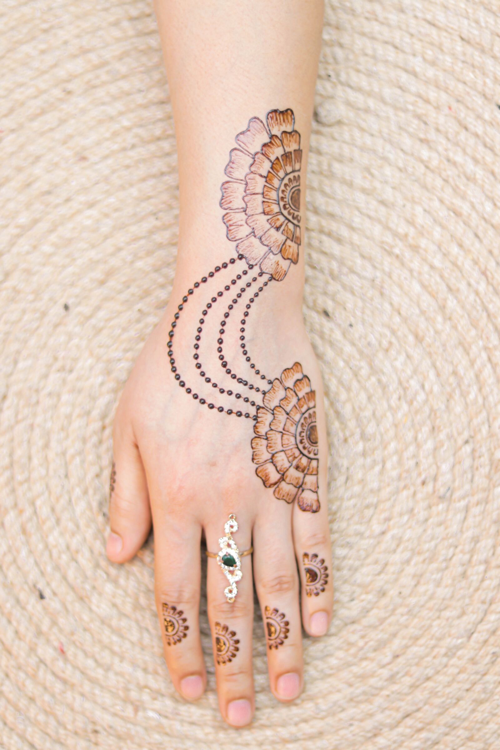 Canon EOS 80D sample photo. Jewellery, henna art, girl photography