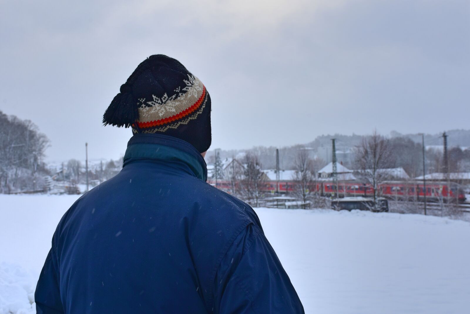 Nikon D7200 sample photo. Railway station, winter, man photography