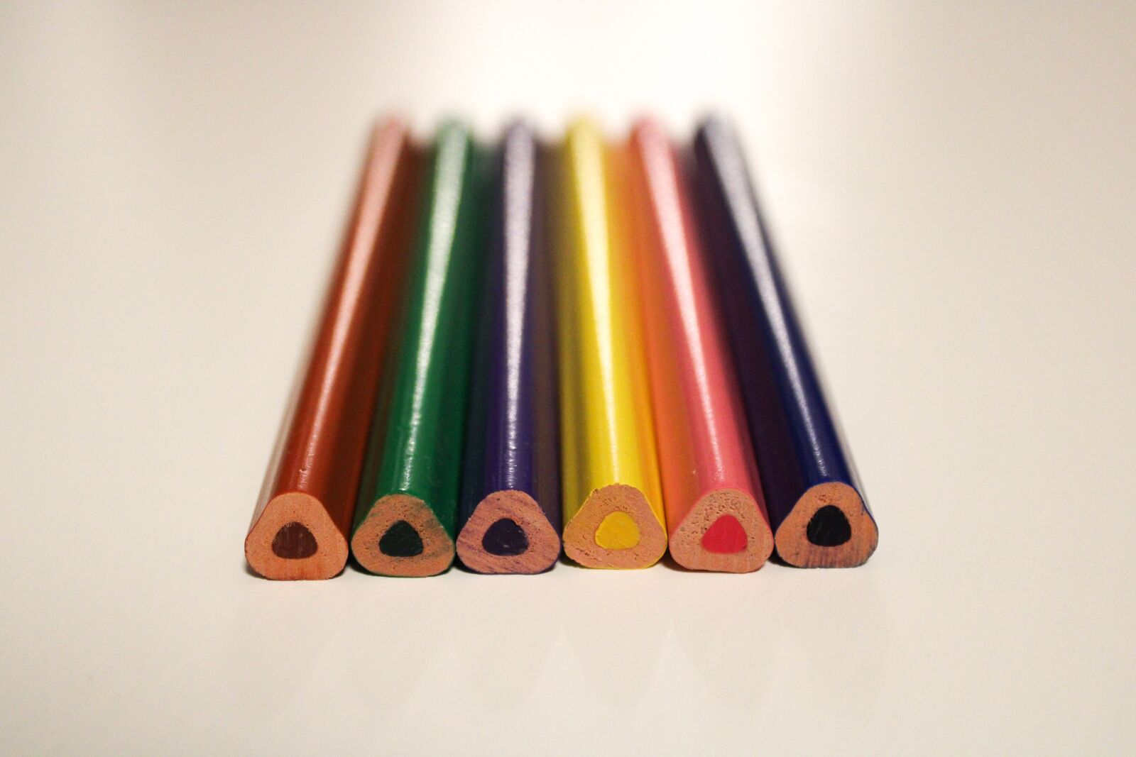 Canon EOS 2000D (EOS Rebel T7 / EOS Kiss X90 / EOS 1500D) sample photo. Colors, pencils, wood photography