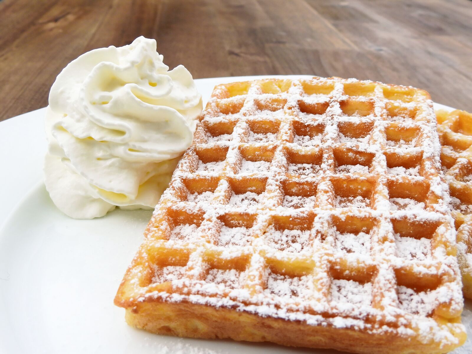 Nikon Coolpix P900 sample photo. Waffles, belgian, belgischewaffel photography