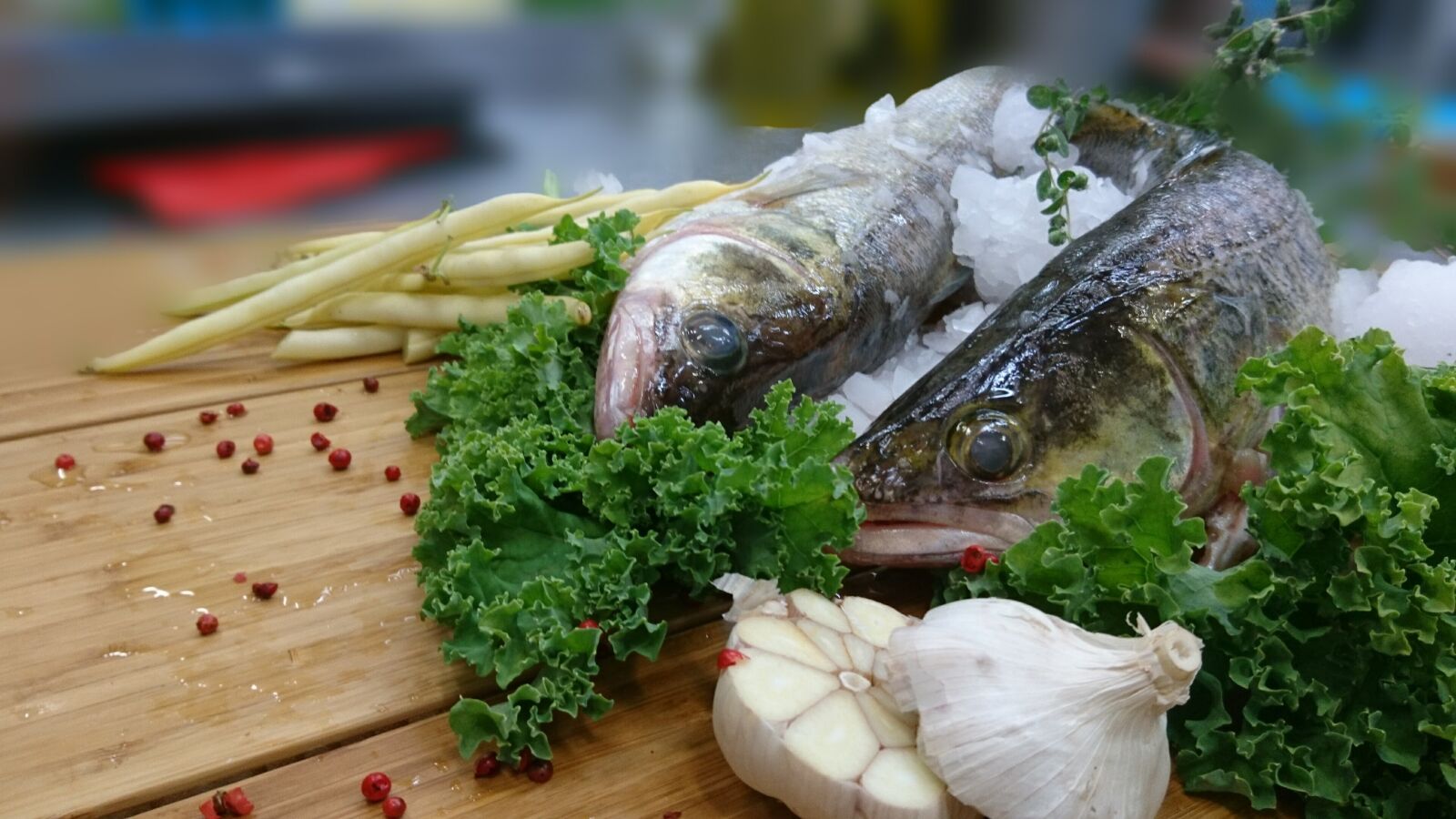 Sony Xperia X sample photo. Eating, seafood, bread photography