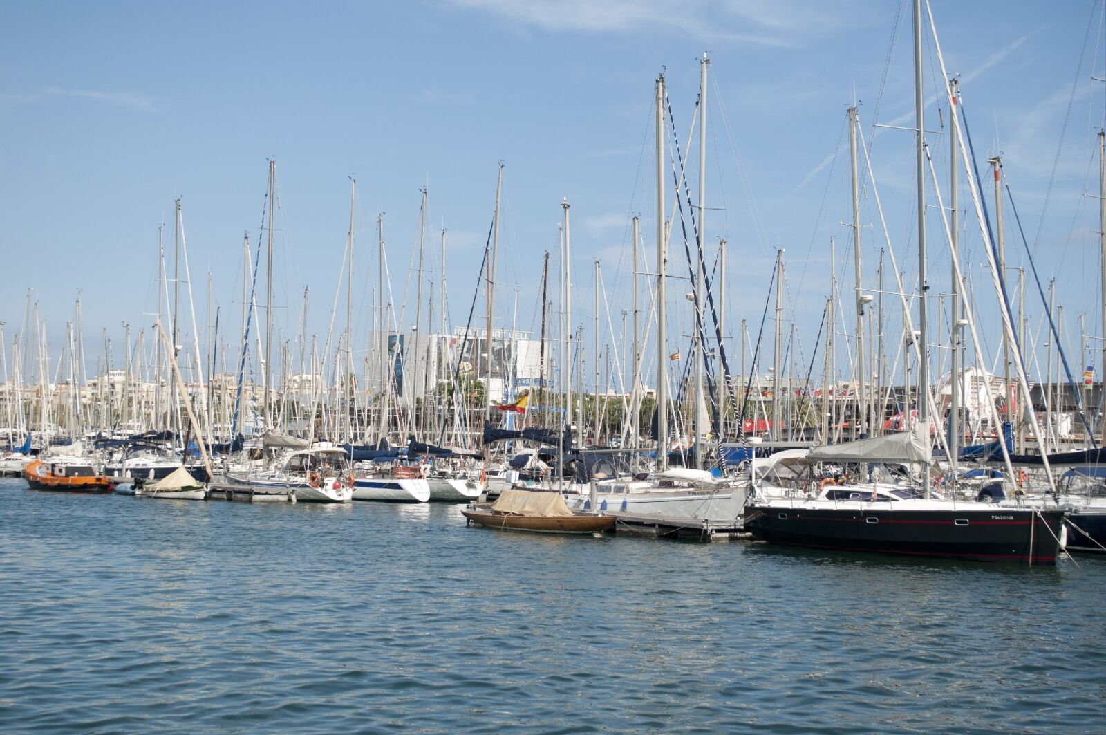 Nikon D5000 sample photo. Port, barcelona, ships photography