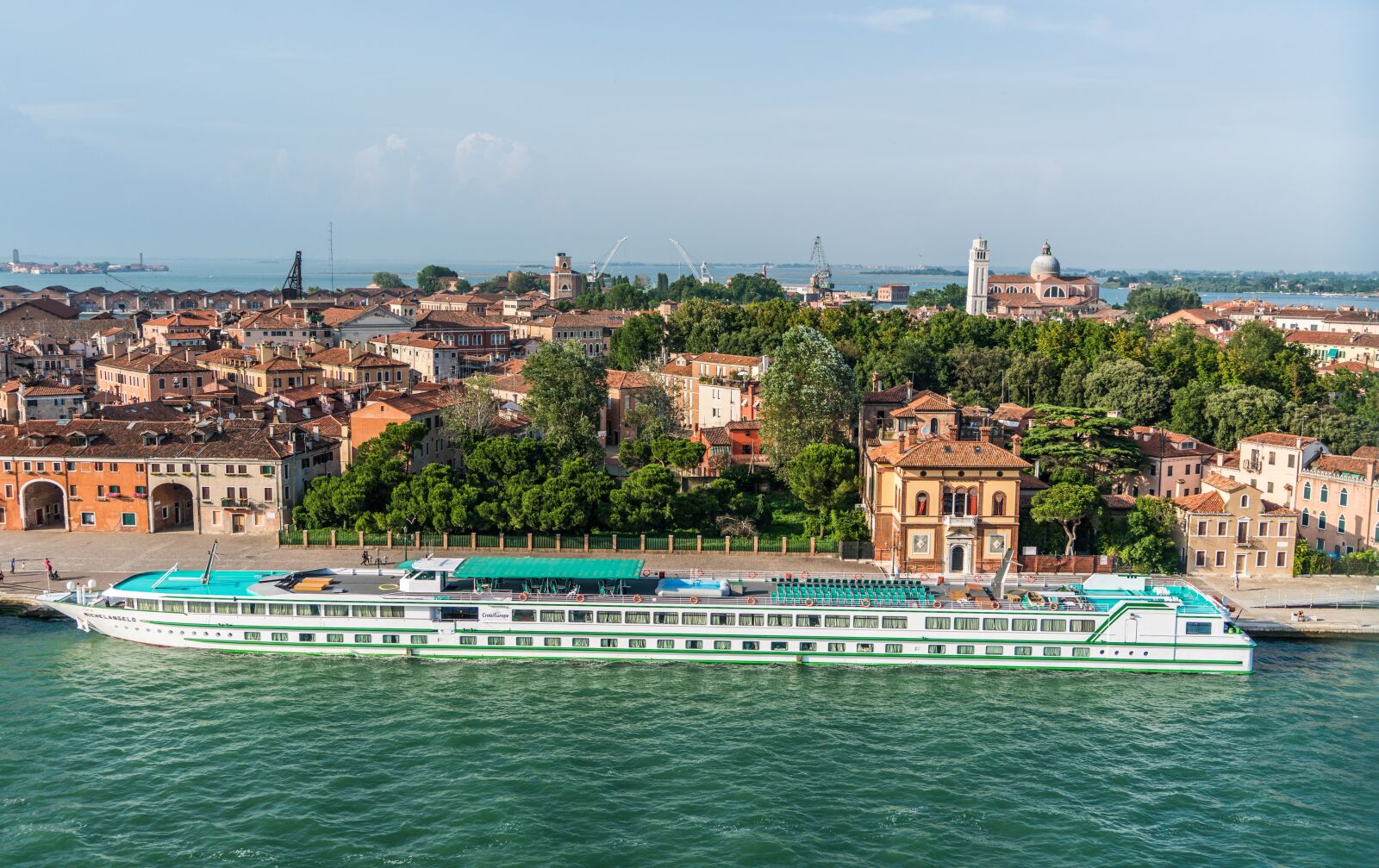 Sony a7R II + Sony FE 24-240mm F3.5-6.3 OSS sample photo. Venice, cruise, mediterranean photography