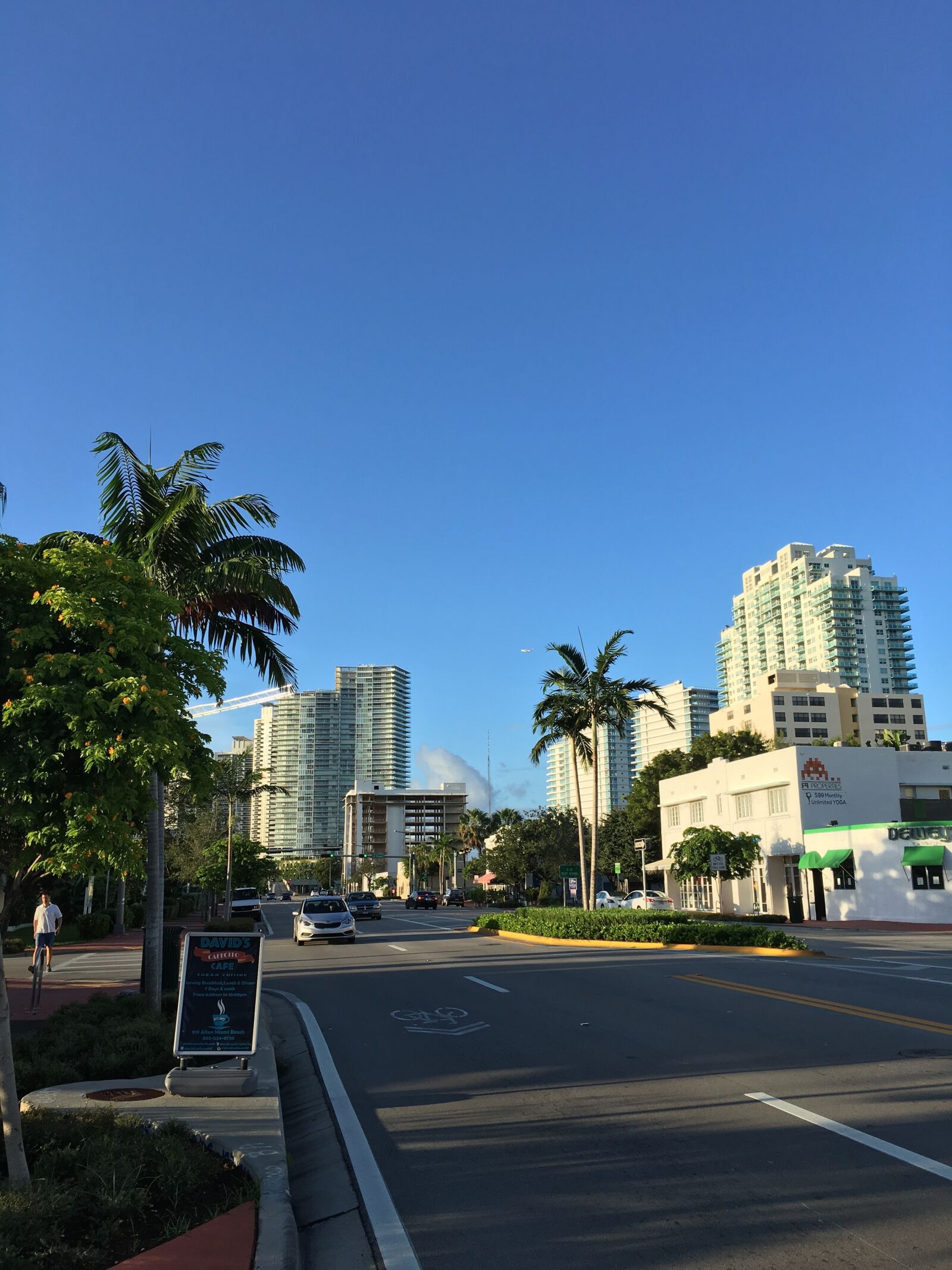 Apple iPhone 6s Plus sample photo. Miami, street, sun photography