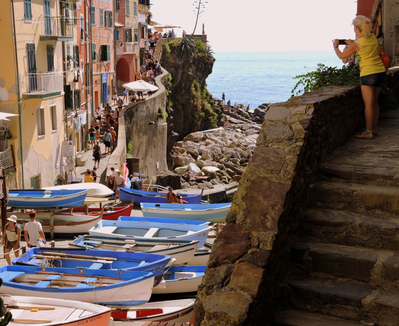 Nikon Coolpix P600 sample photo. Boats, cinque terre, vernazza photography