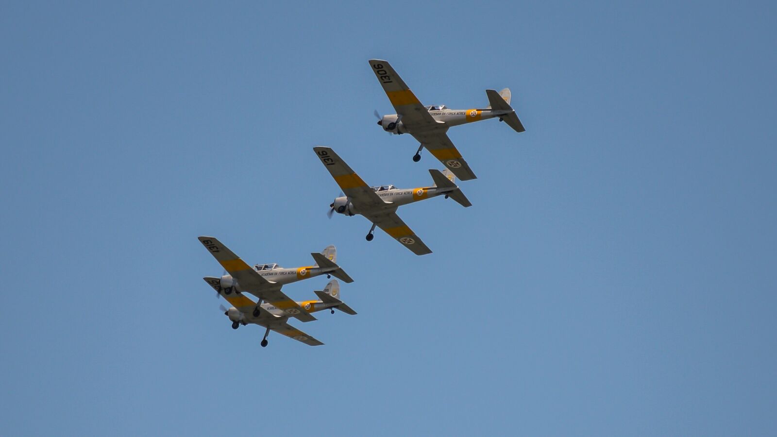 Nikon D3200 sample photo. Chimpmunk, airplane, aircraft photography