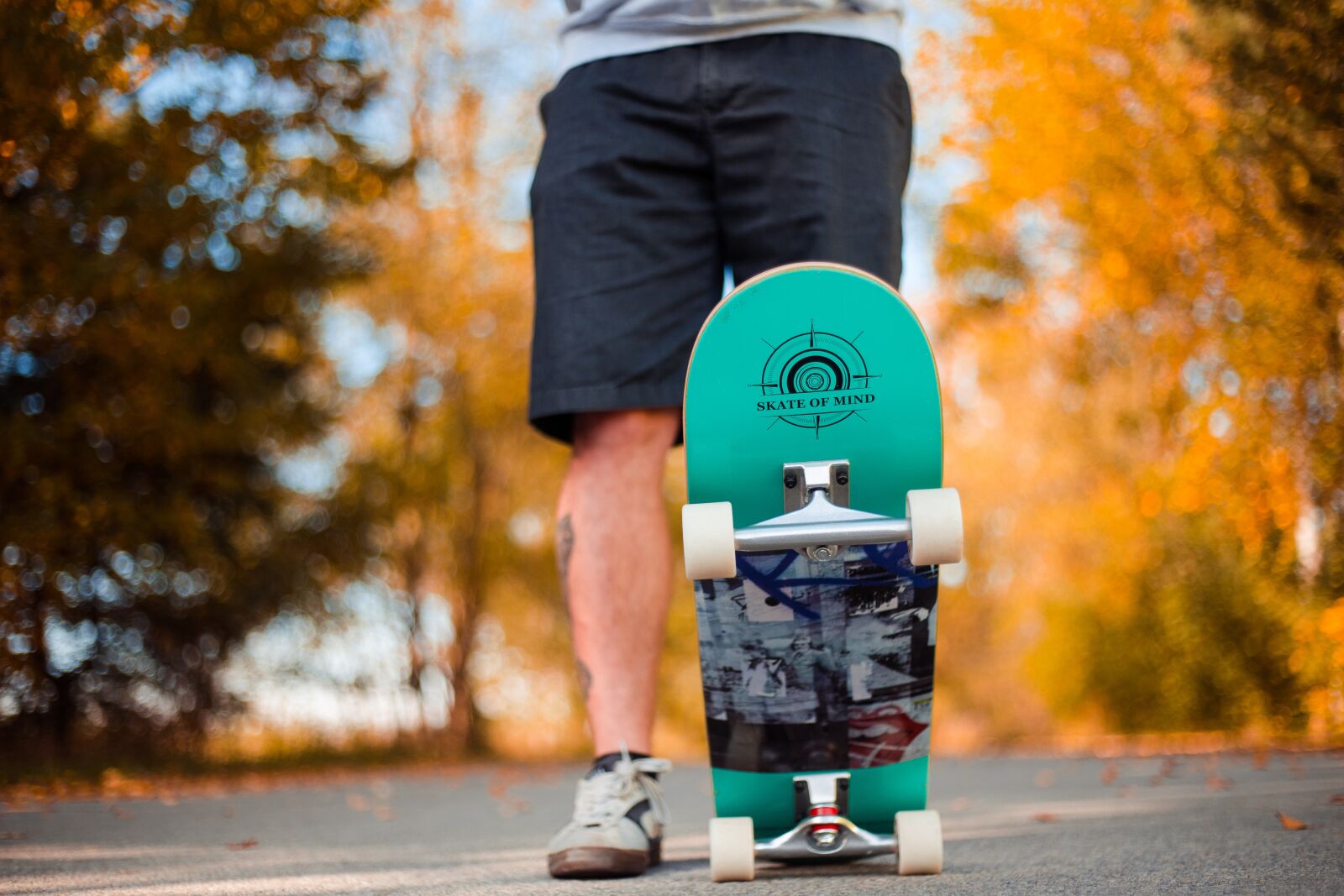 Canon EF 50mm F1.8 II sample photo. Skateboard, man, autumn photography