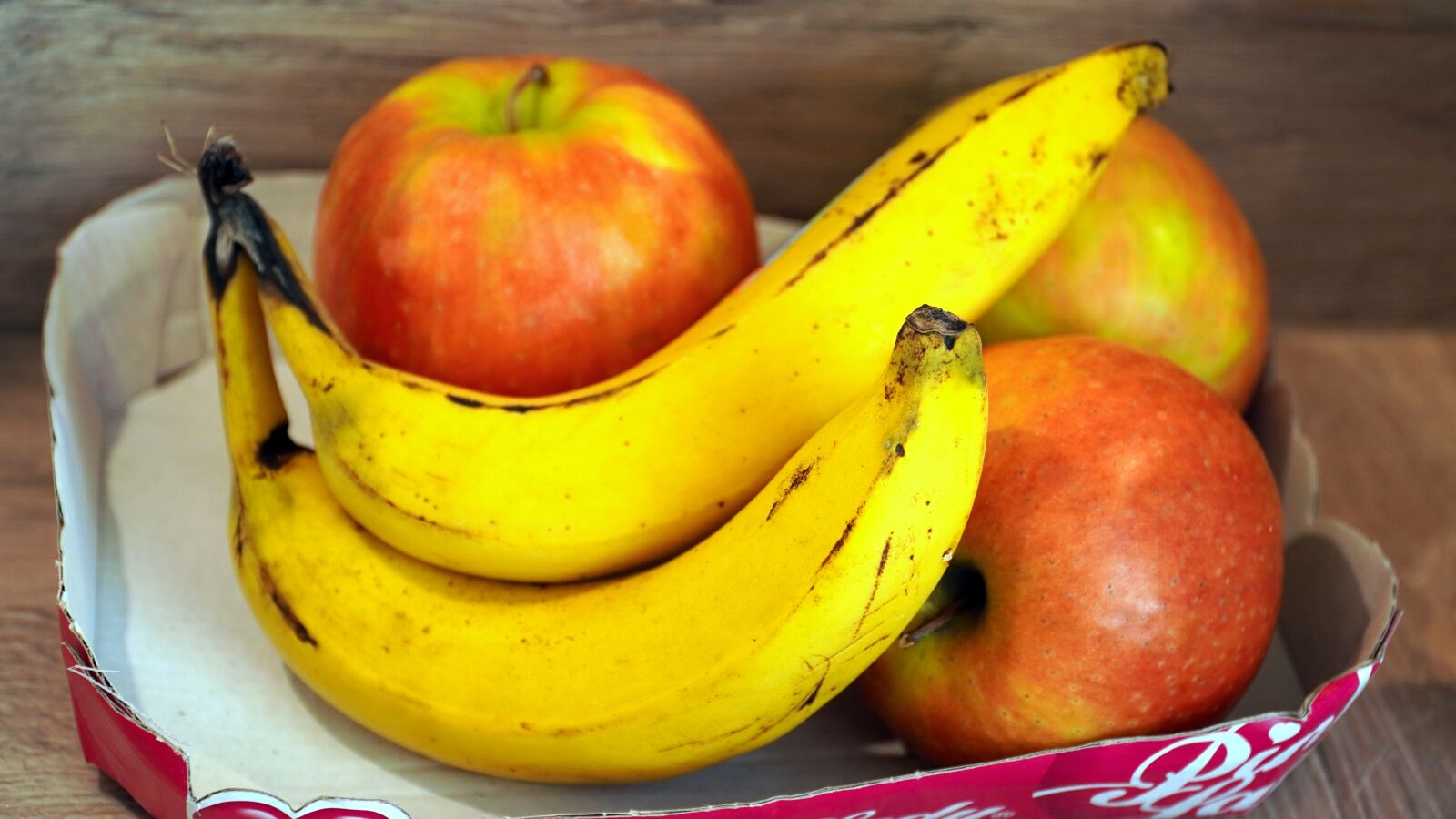 Sony E PZ 18-105mm F4 G OSS sample photo. Fruit, apple, bananas photography