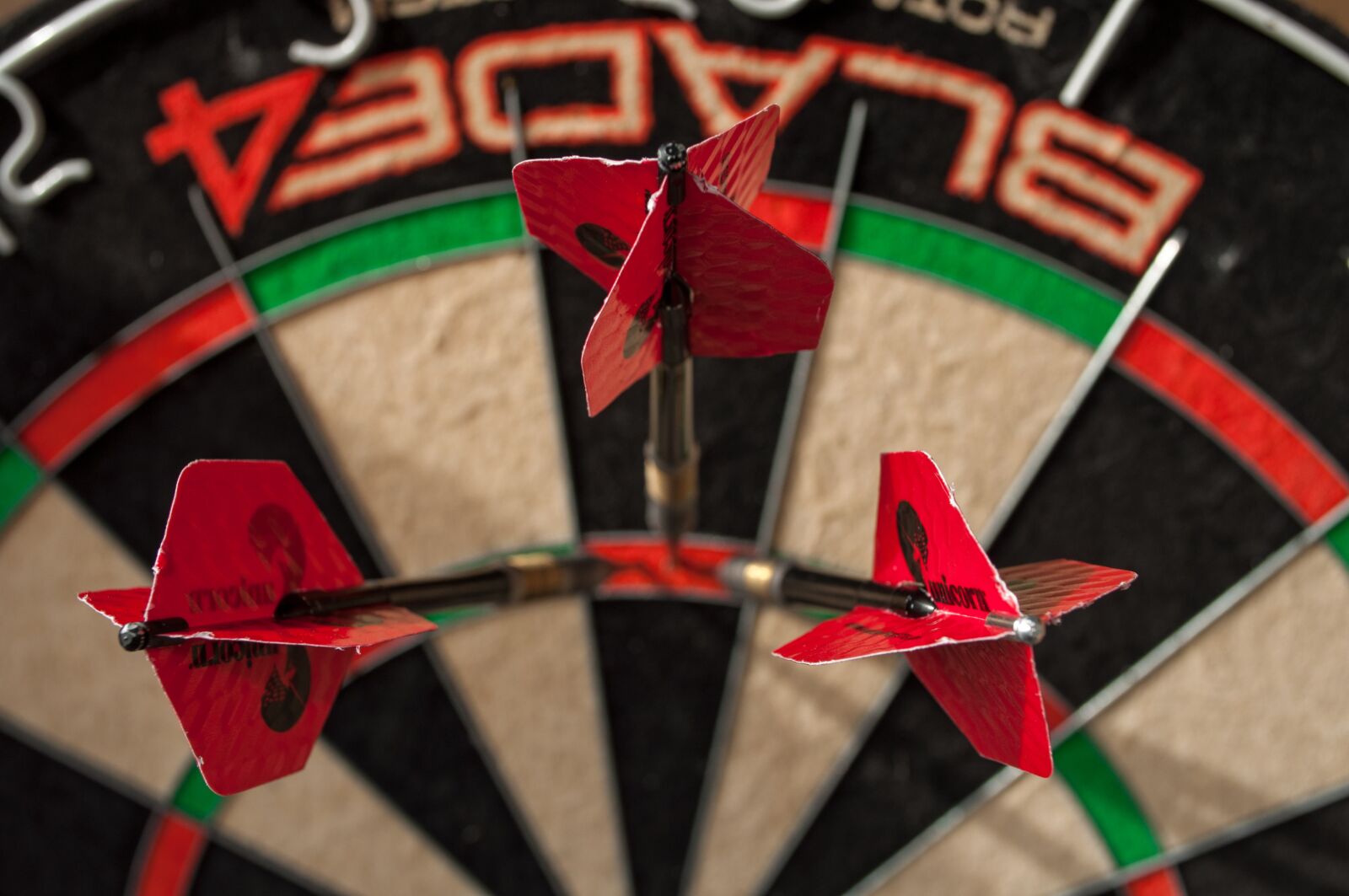 Nikon D5000 sample photo. Darts, 180, one photography