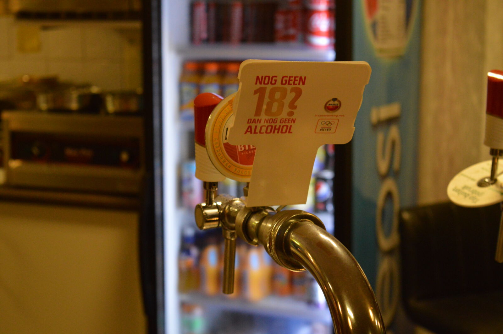 Nikon D3200 sample photo. Beer, cafeteria photography