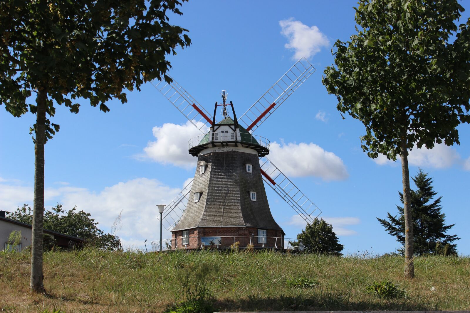 Canon EOS 600D (Rebel EOS T3i / EOS Kiss X5) sample photo. Windmill, mill, flour mill photography