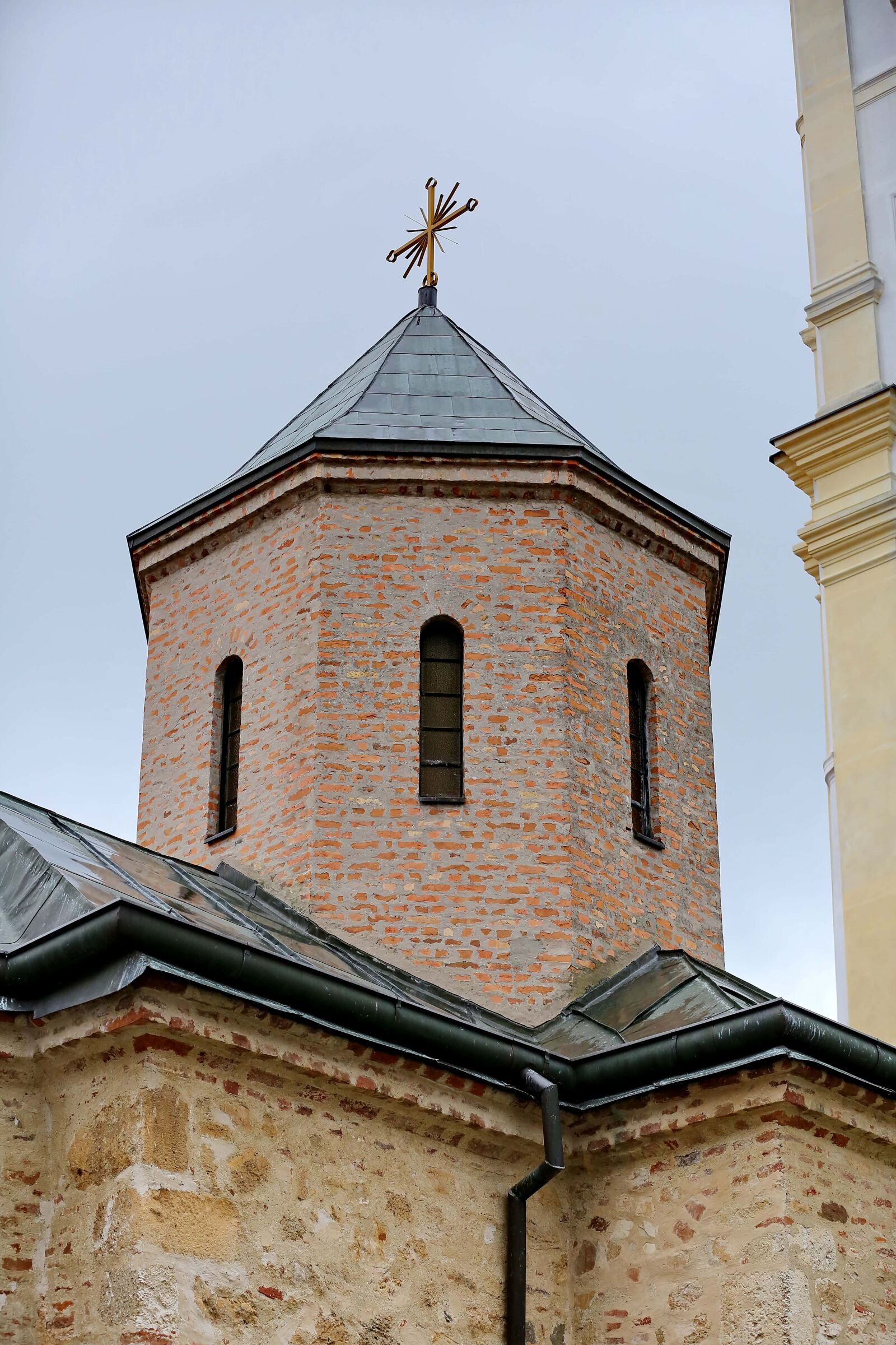 Canon EOS 5D Mark III sample photo. Facade, church, building, religion photography