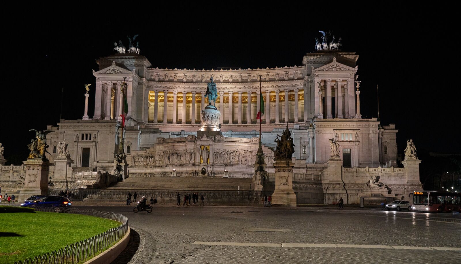Tamron 28-75mm F2.8 Di III RXD sample photo. Victor emmanuel ii monument photography