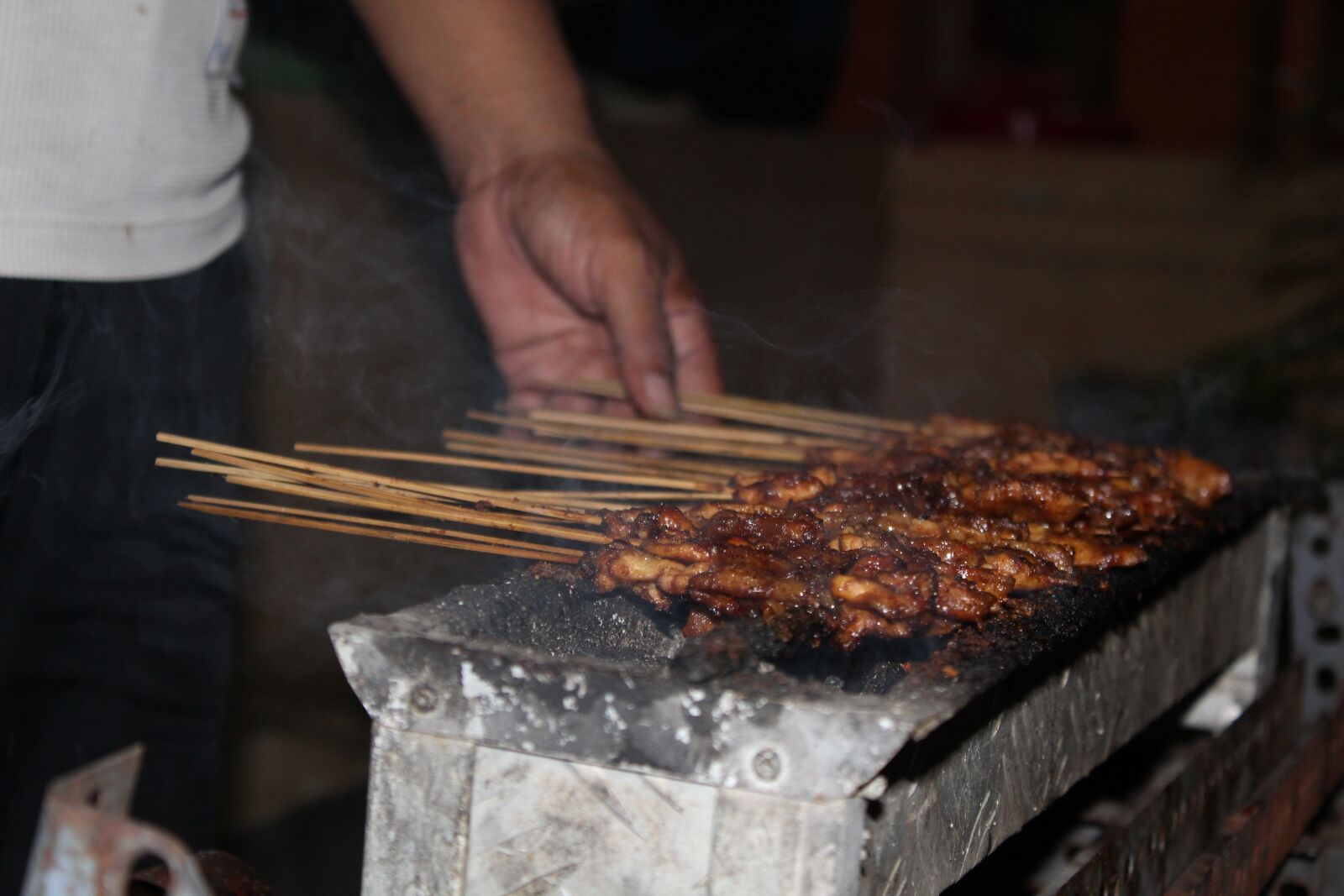 Canon EOS 1300D (EOS Rebel T6 / EOS Kiss X80) sample photo. Delicious, sate, skewer photography