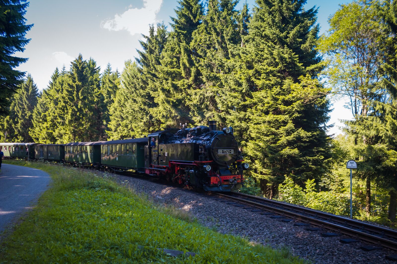 Canon EOS 100D (EOS Rebel SL1 / EOS Kiss X7) sample photo. Steam locomotive, train, machine photography