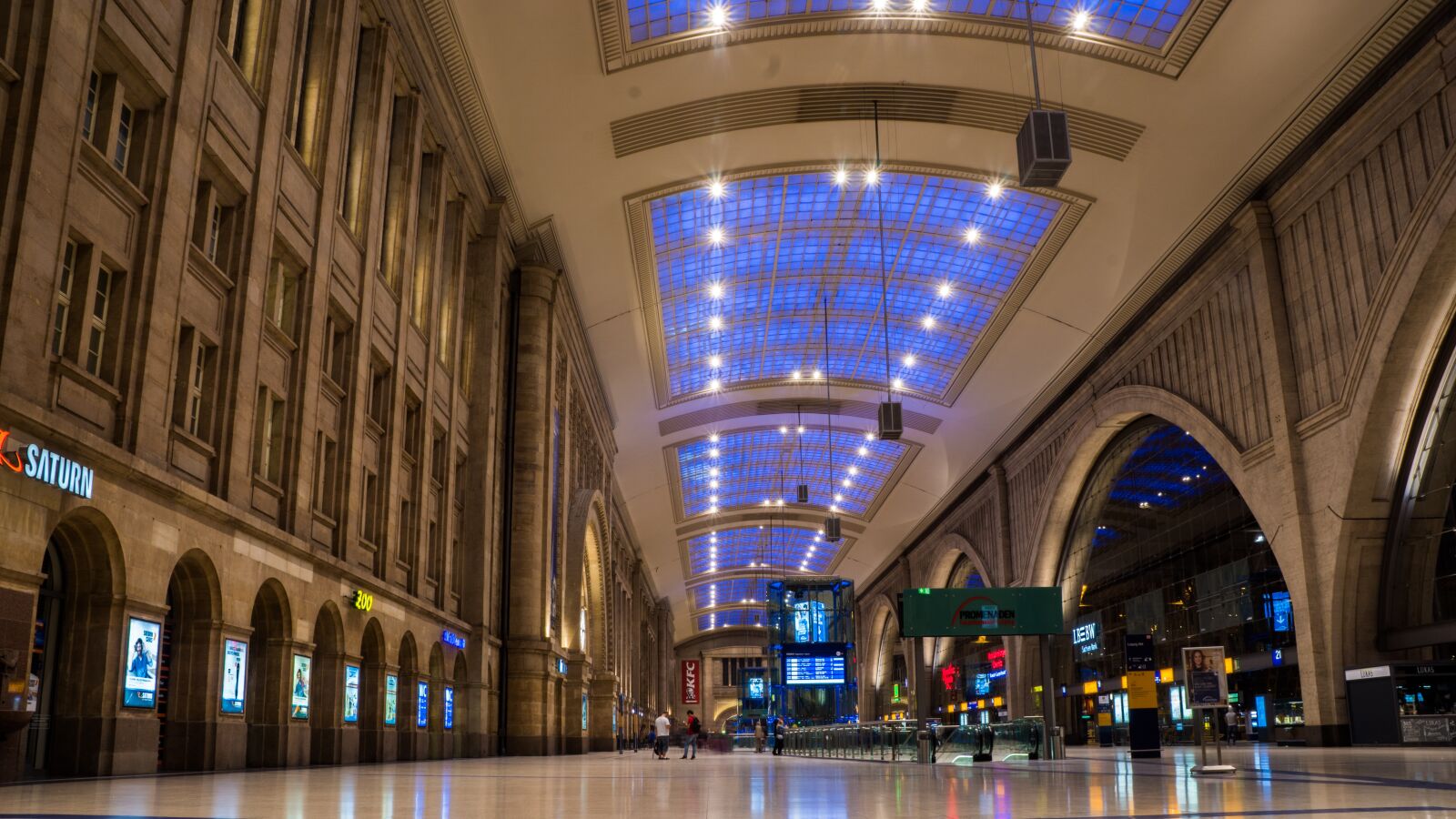 Sony DT 18-135mm F3.5-5.6 SAM sample photo. Leipzig, central station, db photography