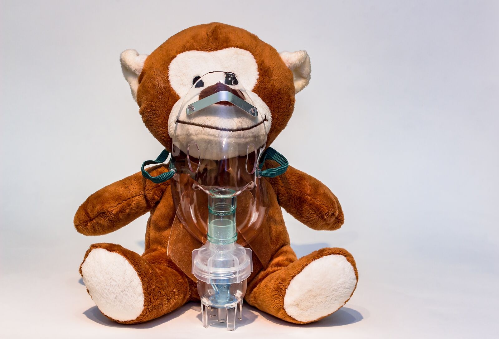 Canon EOS 650D (EOS Rebel T4i / EOS Kiss X6i) sample photo. Inhalation, inhalation mask, aerosol photography