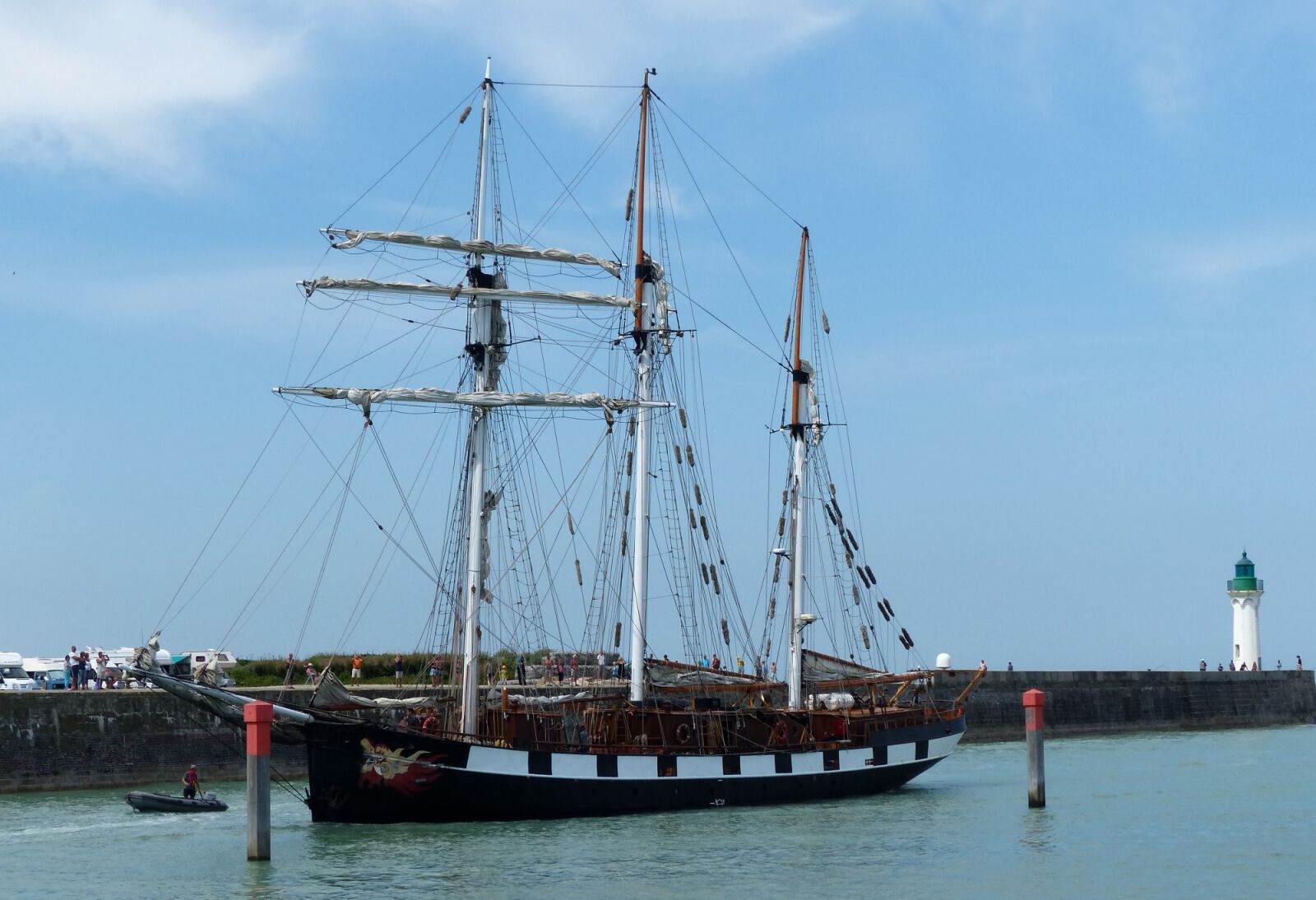 Panasonic Lumix DMC-FZ200 sample photo. Boat, ship, masts photography