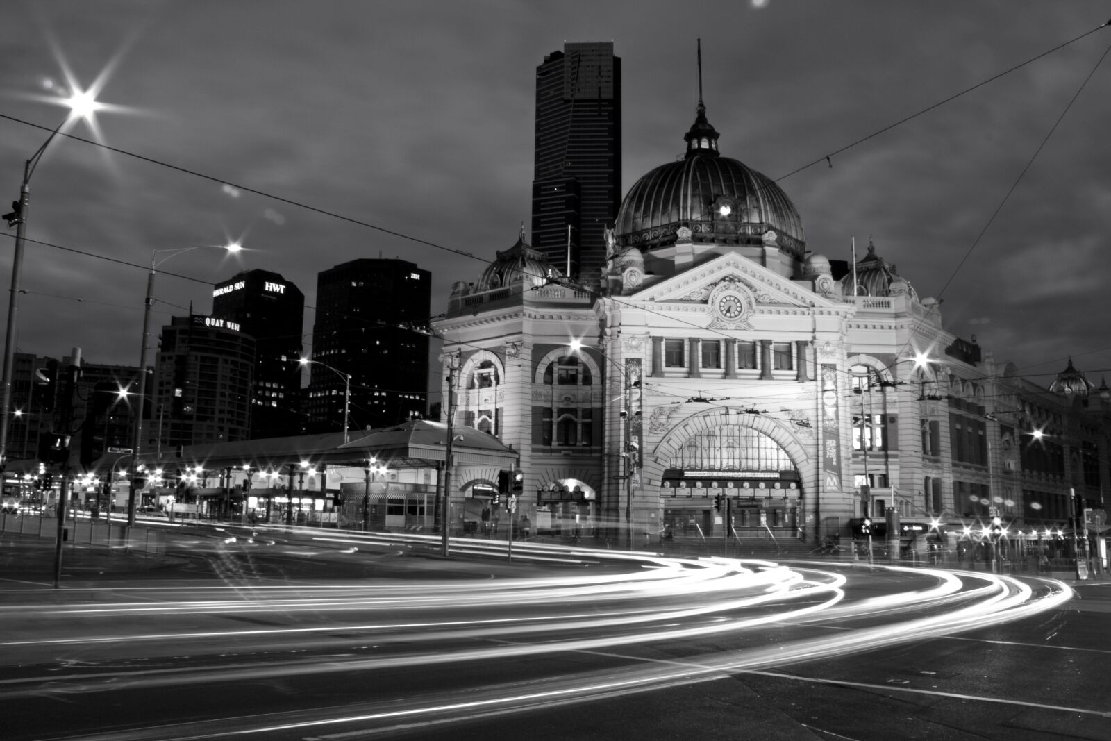 Canon EOS 450D (EOS Rebel XSi / EOS Kiss X2) sample photo. Night, architecture, melbourne photography