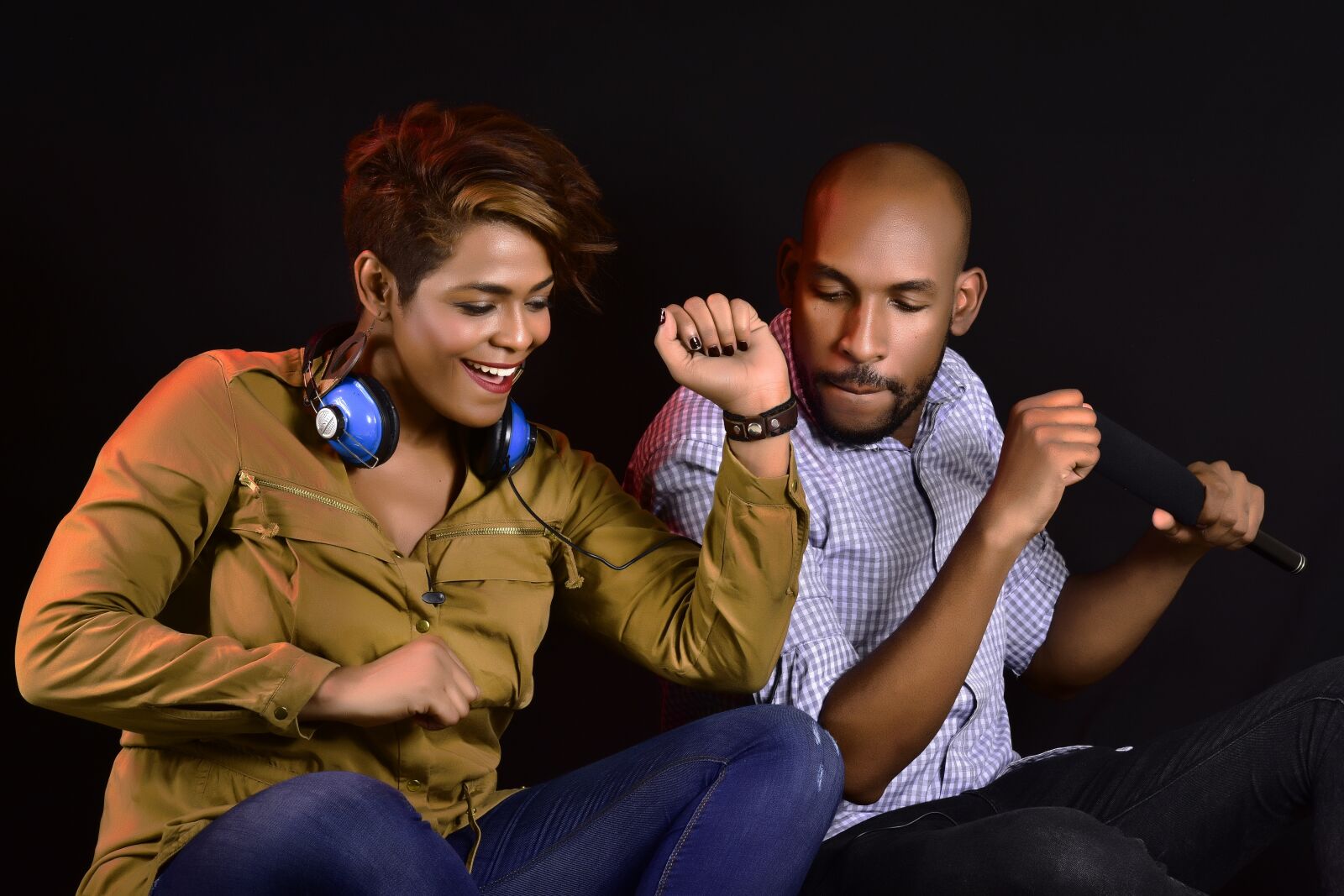 Nikon D7200 sample photo. Adult, music, listening photography