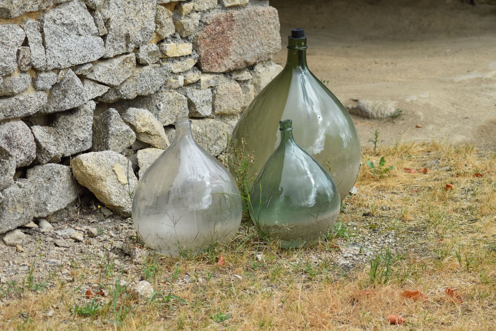 Nikon D5500 sample photo. Glass, old, stone photography