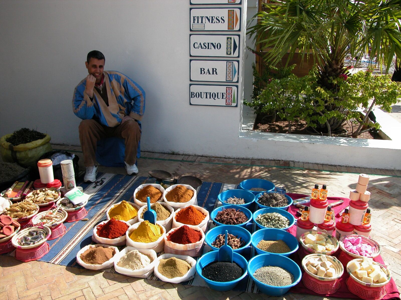 Nikon E5000 sample photo. Agadir, spices, morocco photography
