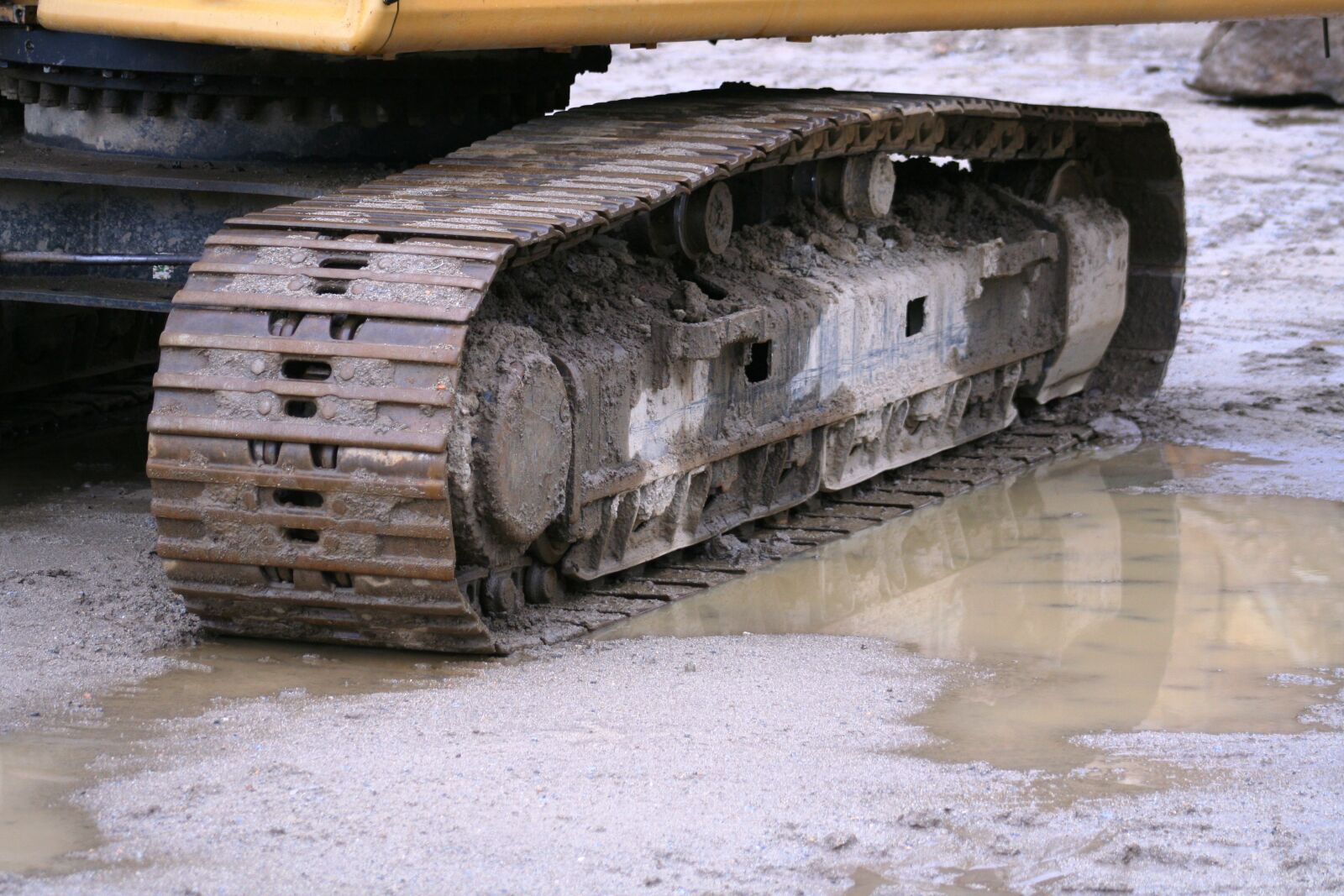 Canon EOS 350D (EOS Digital Rebel XT / EOS Kiss Digital N) sample photo. Excavator stone quarry, stones photography