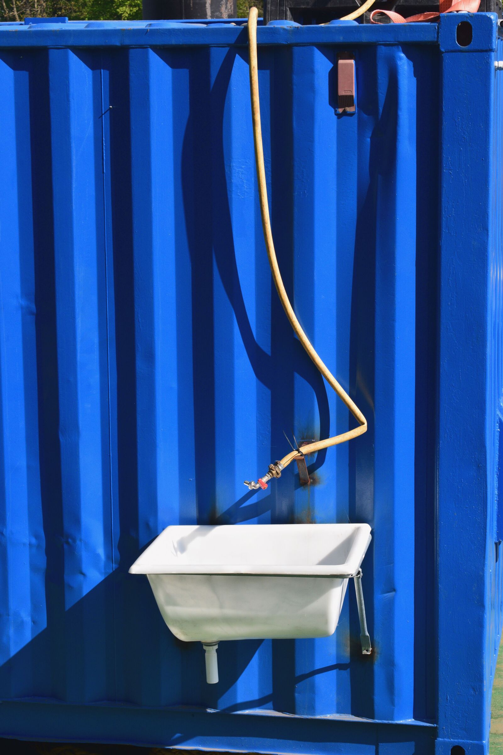 Nikon D3300 sample photo. Oldenburg, hose, bathroom sink photography