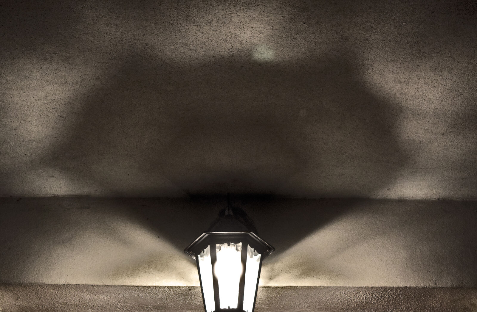 Nikon D3300 sample photo. Lamp, shadow, wall photography