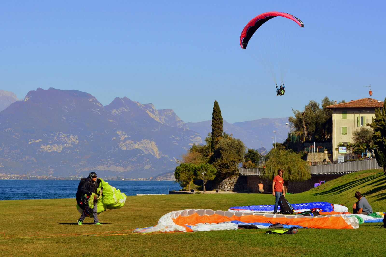 Nikon D7100 sample photo. Paragliding, landing, prato photography