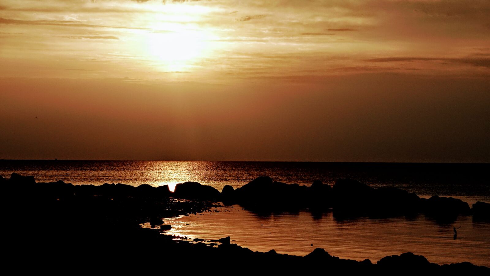 Sony Cyber-shot DSC-RX10 IV sample photo. Sea, dawn, sun photography