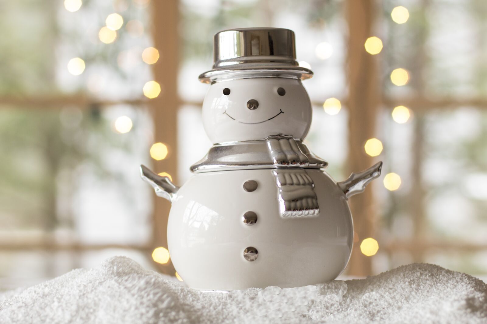 Canon EF 50mm F1.4 USM sample photo. Snowman, snow, winter photography