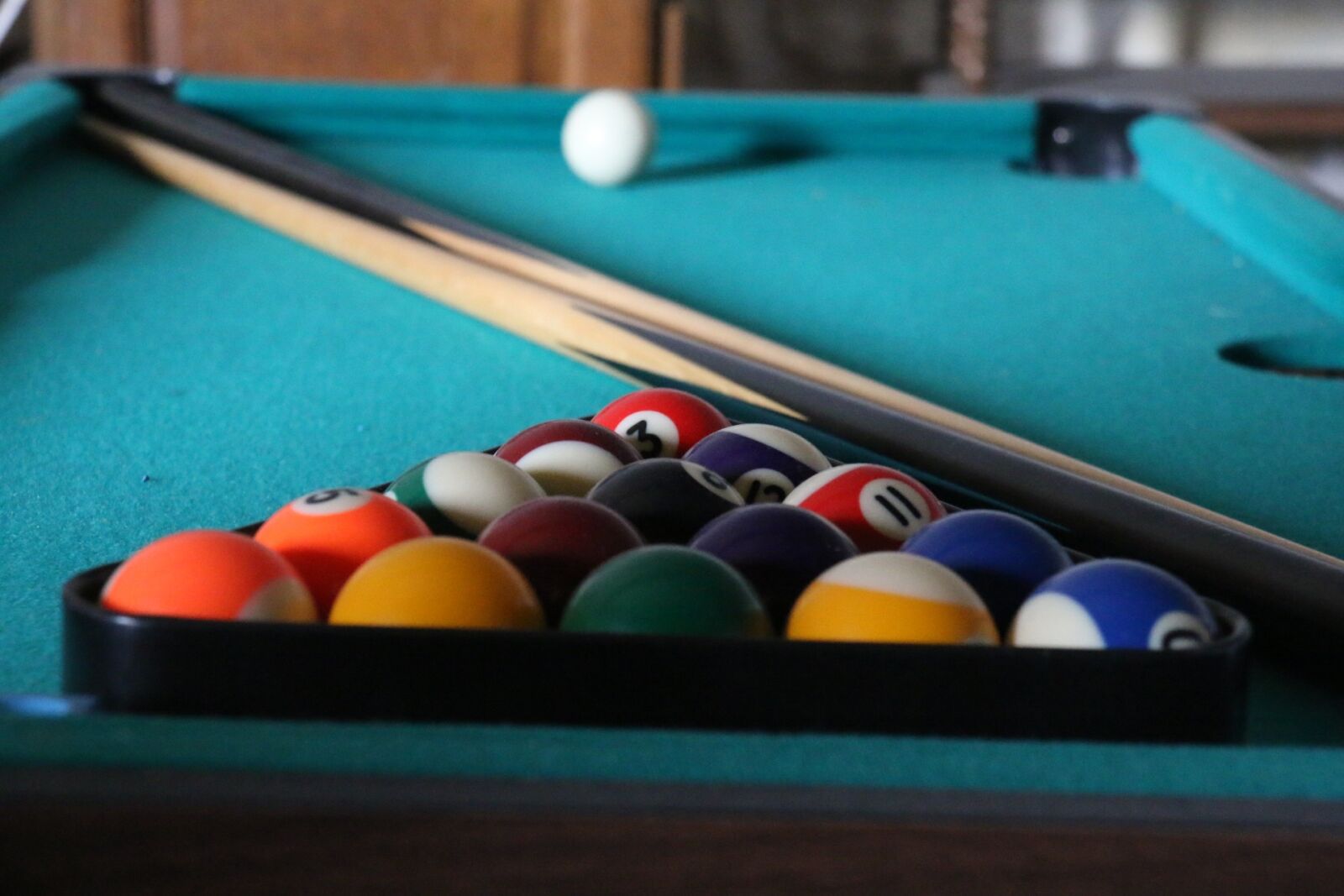 Canon EF-S 18-200mm F3.5-5.6 IS sample photo. Billiards, games, bowls photography